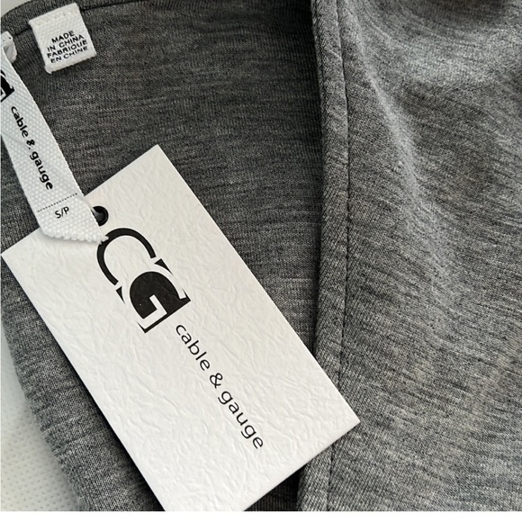 NEW! Cable & Gauge Zip Up with Thumbholes size small 
No Hood - Picture 5 of 8